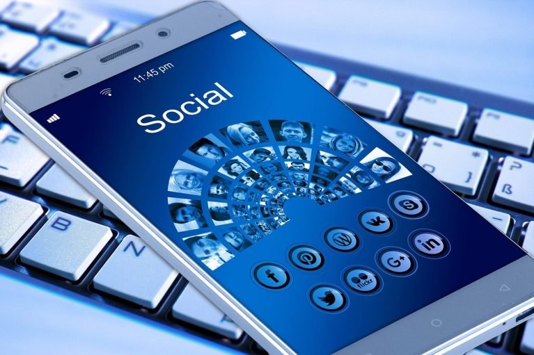 Como excluir o Facebook pelo celular